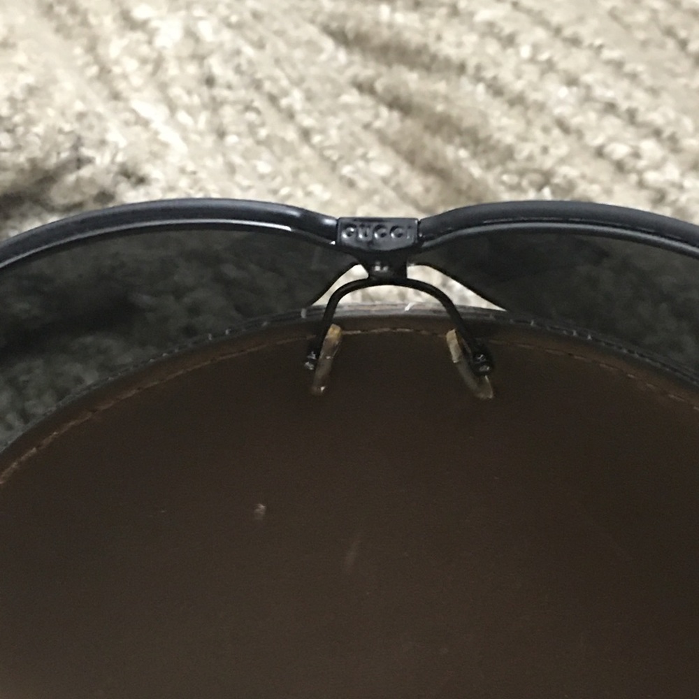 ‼️SOLD‼️SOLD‼️SOLD☀️Gucci Sunglasses with Case🔥HOT! - Picture 2 of 6